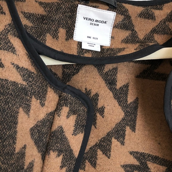 Vero Moda Poncho - Picture 2 of 3